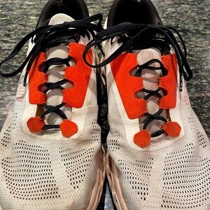 On Running / Cloudstratus Running Shoes / Men’s 9
